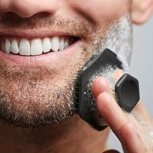 1 brosse de massage facial pour homme - Brosse exfoliante douce avec poils souples, beige clair pour l'élimination des peaux mortes et le rasage, sans parfum, idéale pour les soins personnels des hommes, cadeau de Noël parfait, accessoire de rasage, design élégant, construction durable