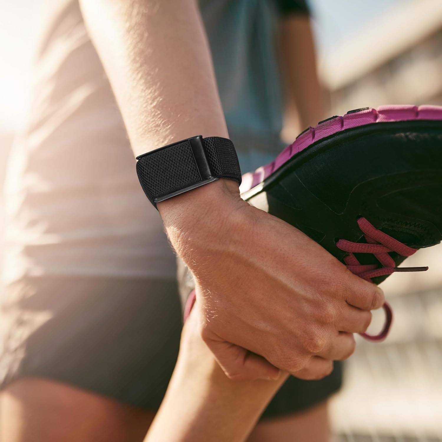 Pack de 2 Bracelets Sportives en Nylon Élastique Compatibles avec Whoop 4.0/3.0 - Séchage Rapide, Respirantes et Absorbant la Transpiration, Ajustables, Noir & Beige, Adaptées aux Poignets de 5.9"-9.1" (Capteur Non Inclus), Sangles de Gymnase, Accessoire Fitness, Design Épuré, Confortable à Porter, Remplacement pour Bracelet, Pour Actifs, Légères, Bracelet pour Tracker de Fitness, Professionnels du Sport - Image 10